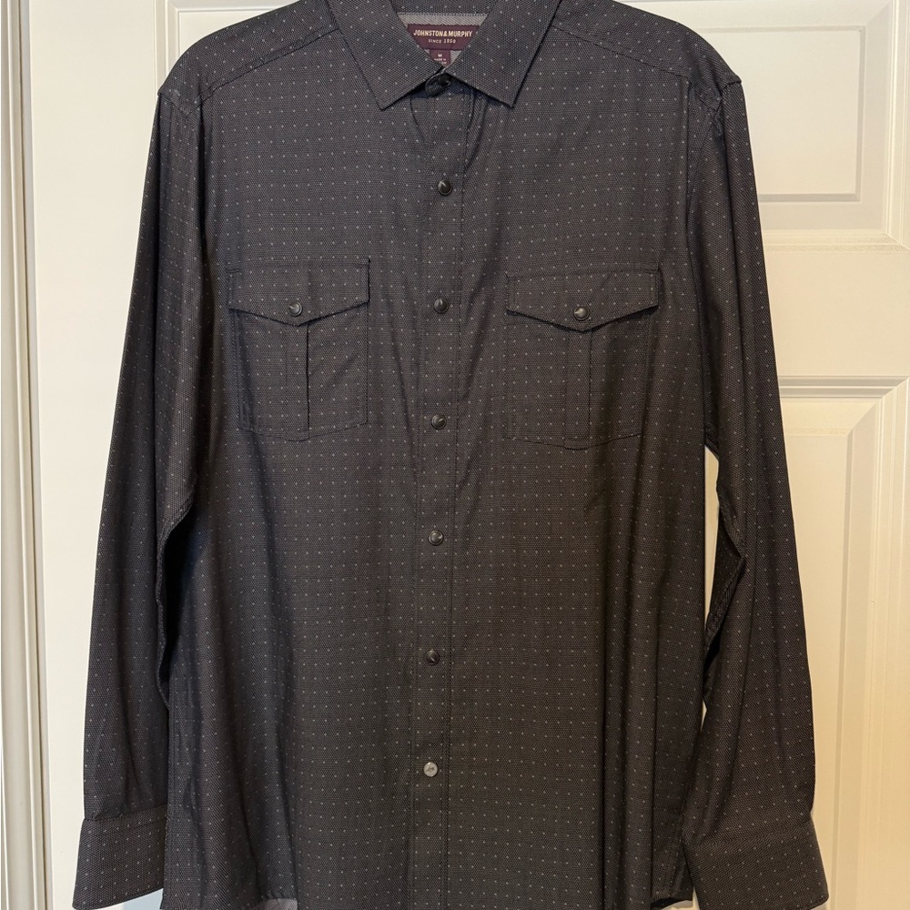Johnston & Murphy Men’s Snap Button Up Medium NWT